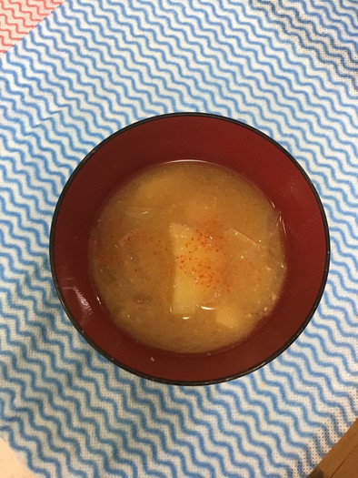 今朝の味噌汁/ジャガイモと玉ねぎの写真
