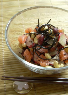 グレープフルーツとひじきの豆サラダ