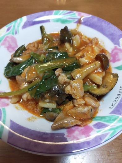 鶏モモ、小松菜の炒め物の写真