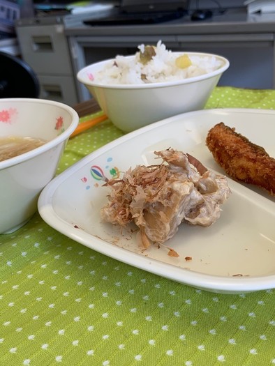 里芋の和風マヨサラダ　河内長野市学校給食の写真