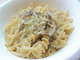 セミドライきのこと玉ねぎのパスタ*