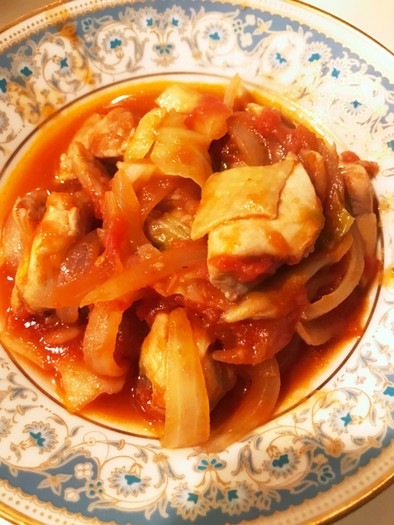 鶏モモ肉とキャベツ舞茸のトマト煮の写真