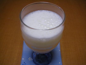 カルシウムいっぱいのラッシー