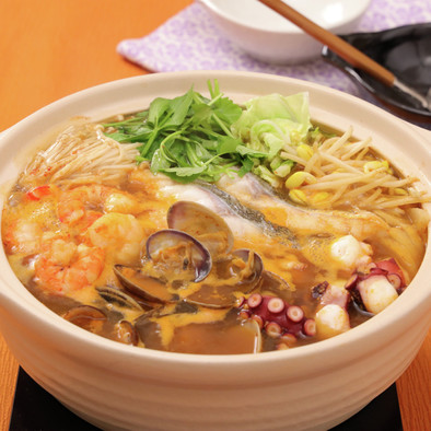 キムチ鍋スープで♪海鮮たっぷりヘムルタンの写真