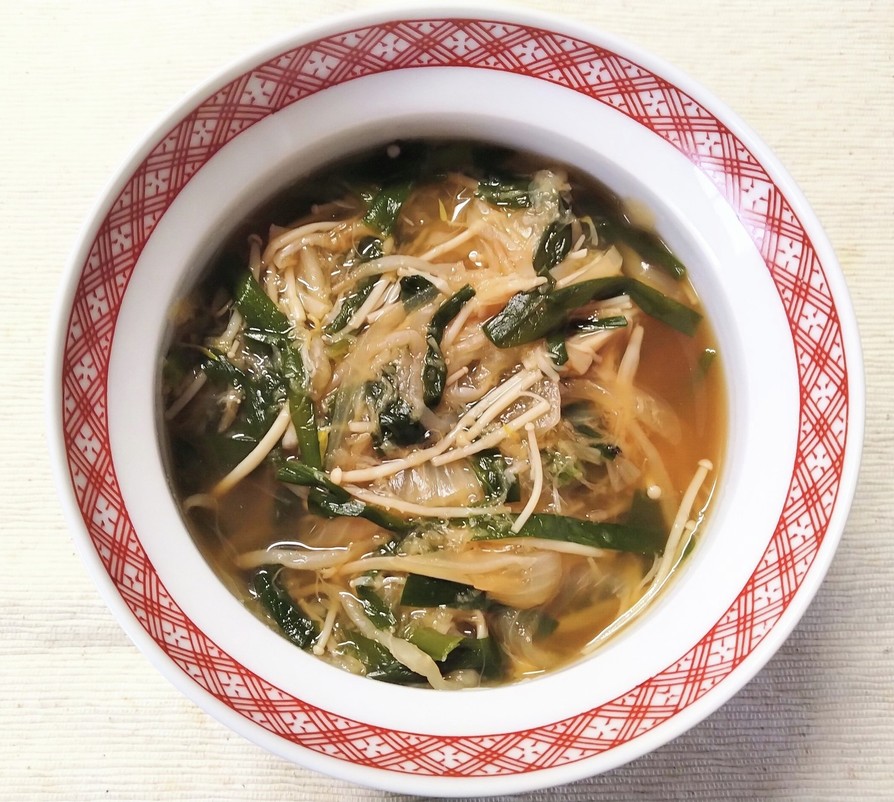 簡単✿ニラと もやし エノキの中華スープの画像