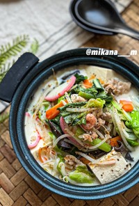 野菜たっぷり♡ちゃんぽん風スープで湯豆腐