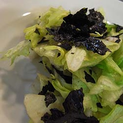 韓国海苔とレタスのサラダの写真