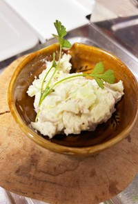 里芋とカリフラワーのサラダ