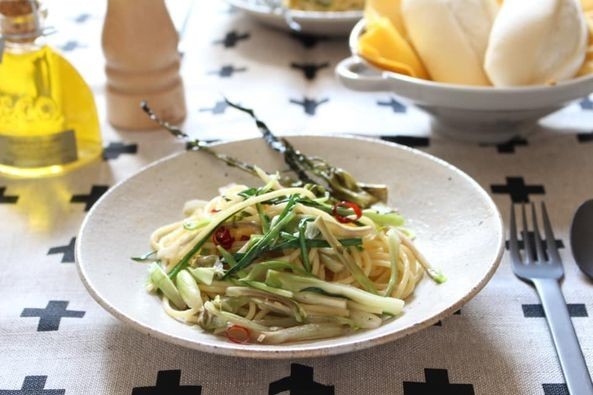 ラディッキオとプンタレッレのサラダ アンチョビドレッシング添え レシピ