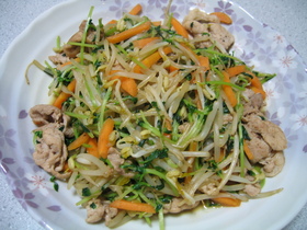 もやしと豆苗のオイスターソース炒め