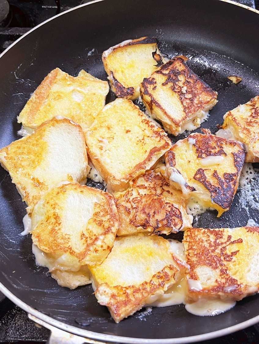 朝食に！カリカリチーズのフレンチトーストの画像