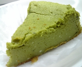 レモンがきいた春仕様の抹茶チーズケーキ