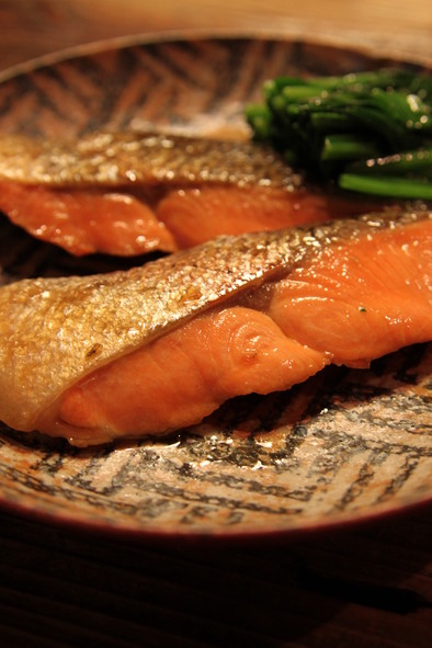 …生鮭…バター煮魚の写真