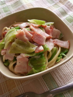 簡単♪春キャベツとベーコンのパスタ
