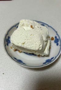 ひんやり美味しいレアチーズのアイスケーキ