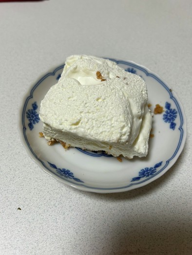 ひんやり美味しいレアチーズのアイスケーキの写真