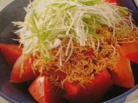 完熟トマトで食べたい♡トマじゃこサラダ♡
