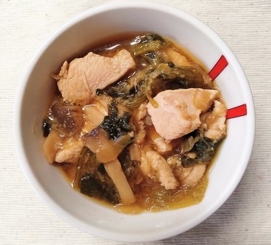 簡単 和食✿ 小松菜と 鶏むね肉の味噌煮の写真