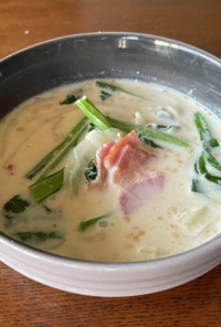 小松菜のごま豆乳スープ
