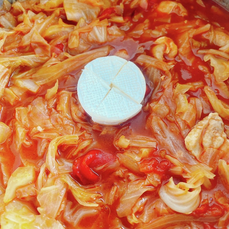 丸ごとカマンベールのカレートマト鍋の画像