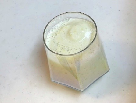 冷凍シャインマスカット豆乳スムージーの画像