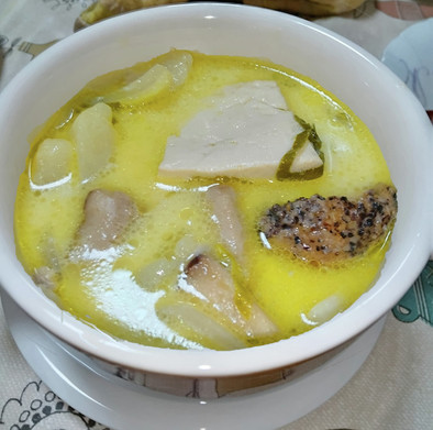 青梗菜と合鴨パストラミの洋風スープの写真