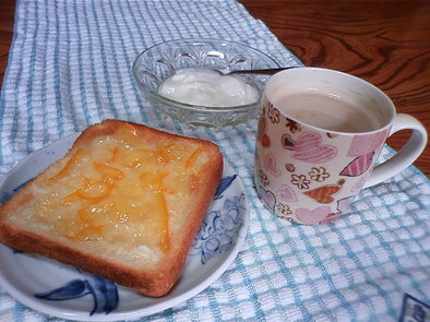 不思議な味わいマーマレードチーズトーストの写真