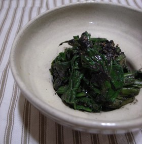 ほうれん草の黒胡麻和え