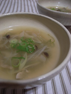 緑豆春雨とネギときのこの中華風スープ