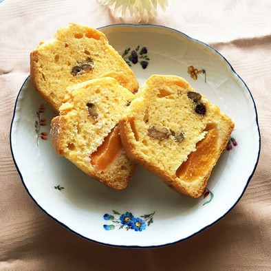 ♡黄桃とクルミのパウンドケーキの写真
