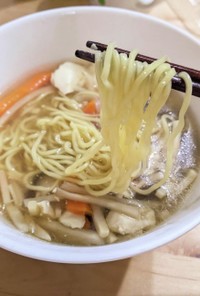 台湾式酸辣湯麺（ベジタリアン ）