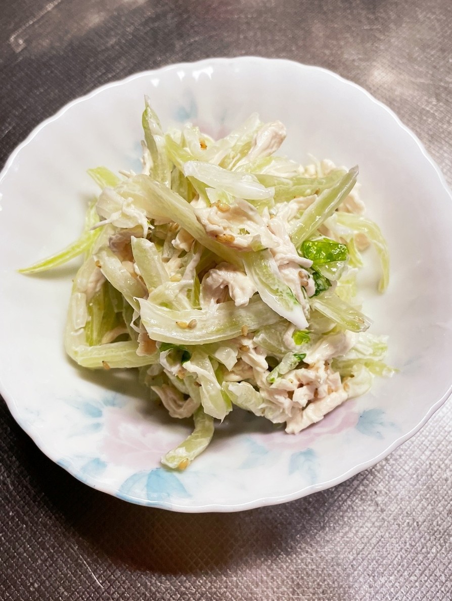 白菜の芯と鶏のささみのサラダの画像