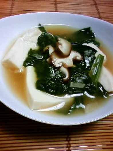 豆腐とほうれん草のとろとろスープの写真