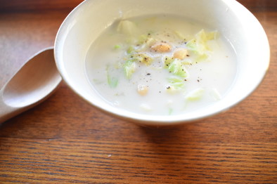 キャベツと大豆の豆乳生姜スープの写真