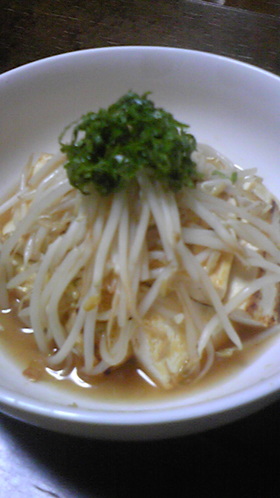 豆腐ともやしの大葉あんかけ