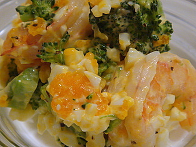 半熟卵☆海老とブロッコリーのマヨサラダ の写真