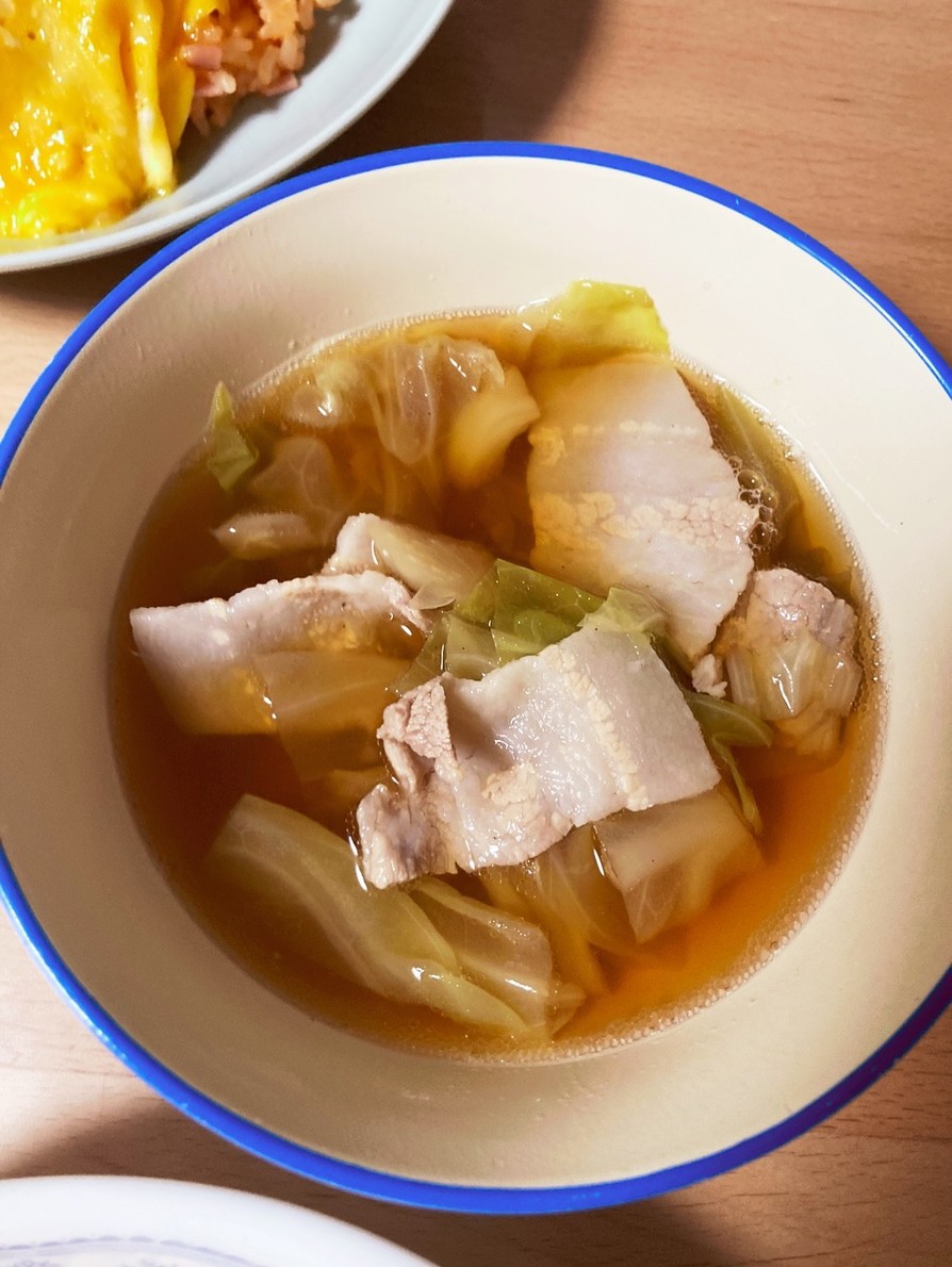 キャベツと豚バラの温まるスープの画像