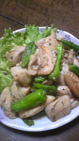 むね肉とししとうの大葉にんにく醤油炒め