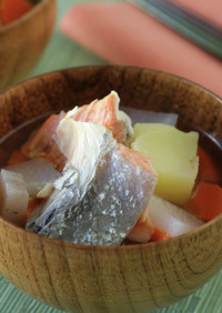 ご当地飯！鮭と野菜のやさしい味♪三平汁