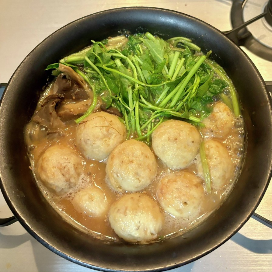 まんまる自然薯ボールとせりの味噌鍋の画像