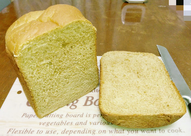 HBで作る黒糖ミルク全粒粉50％食パンの写真