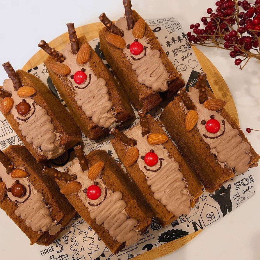 クリスマスケーキ　トナカイシフォンサンドの画像