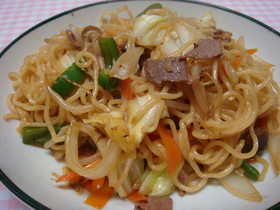 麺は別に焼く!技ありヤキソバ
