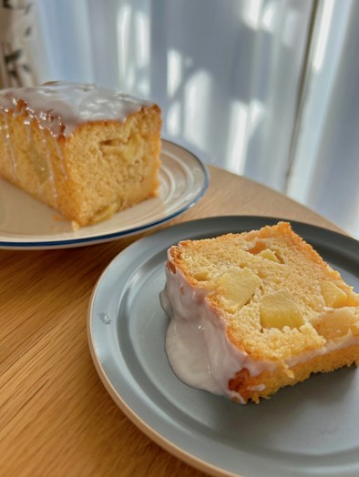 米粉　リンゴのパウンドケーキ　の写真