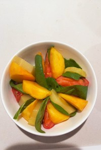 野菜とフルーツのカラフルボウル