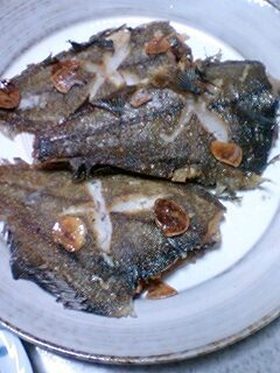 ■香ばし~カレイのにんにく揚げ(^○^)