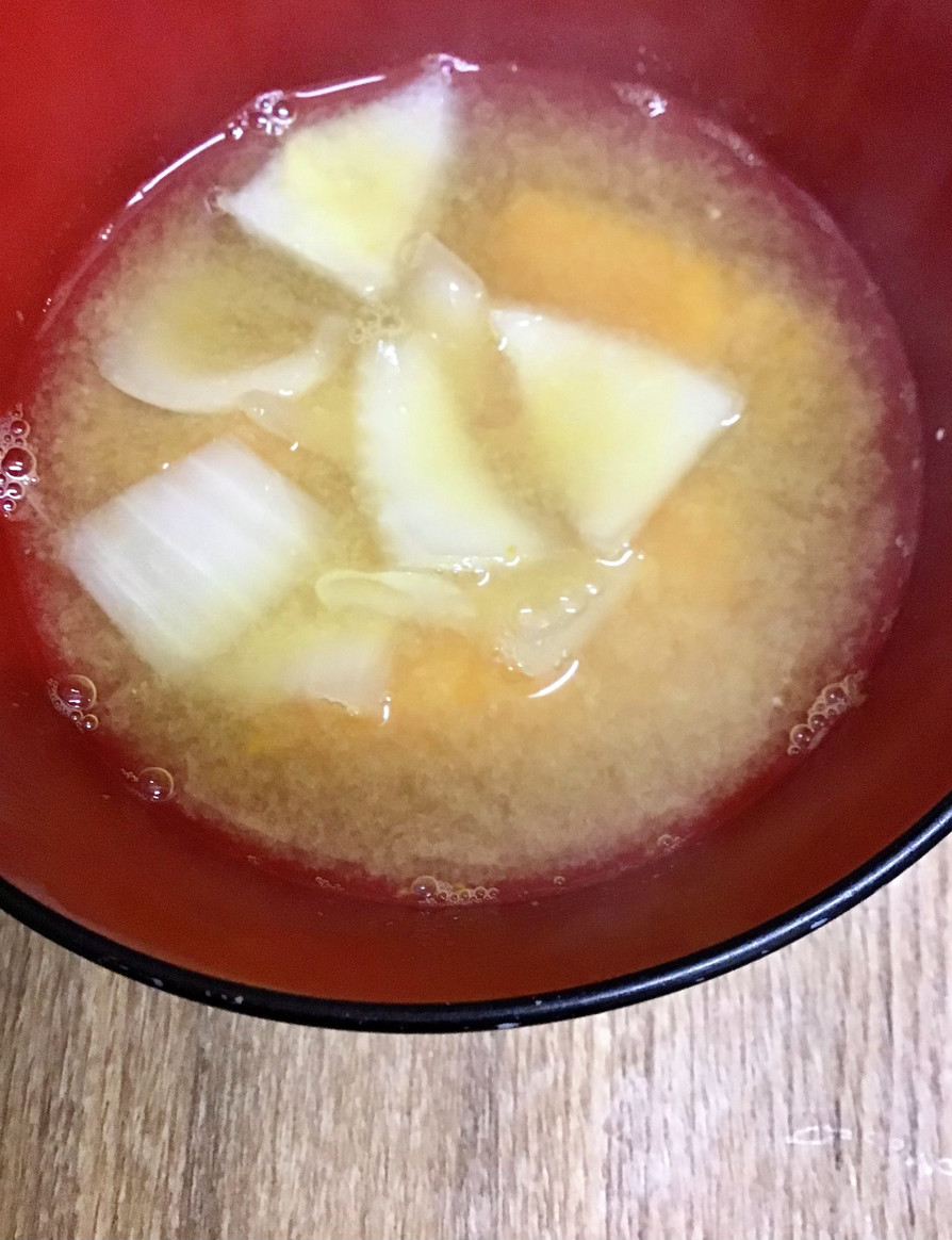 今朝の味噌汁/カボチャと玉ねぎの画像