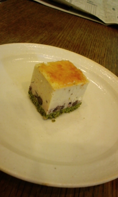 春のチーズケーキ（抹茶・あずき・桜）の写真
