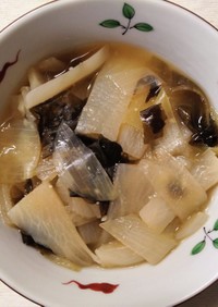 簡単✾大根 玉ねぎ ワカメの 中華スープ