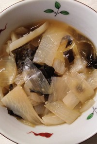簡単✾大根 玉ねぎ ワカメの 中華スープ